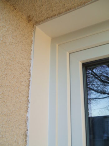 Détail finitions habillages extérieurs Pvc blanc, Axcea Fenêtres